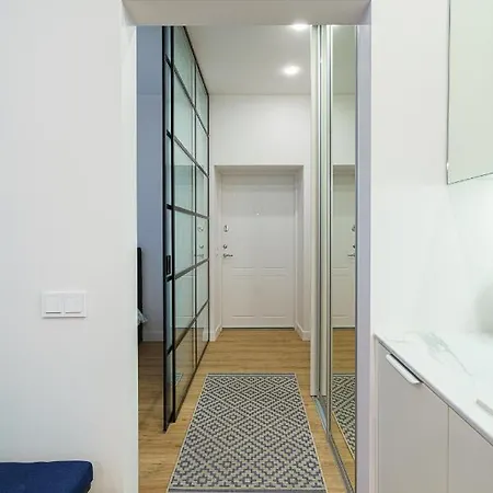 Moder Chic In Center-prime Apartment *